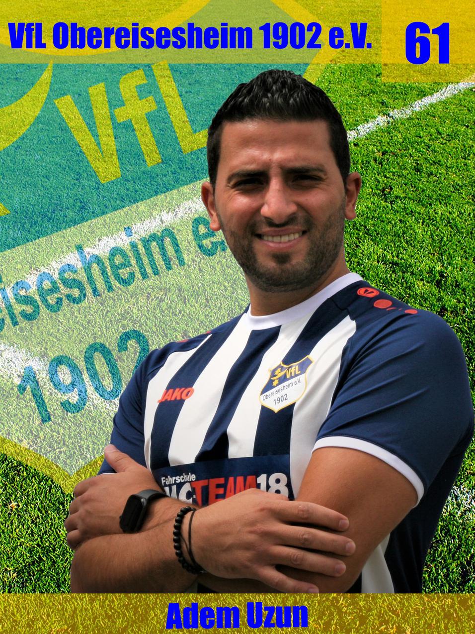 Portr&auml;t eines sportlichen Mannes in Vereinskleidung des VfL Obereisesheim mit der R&uuml;ckennummer 61.